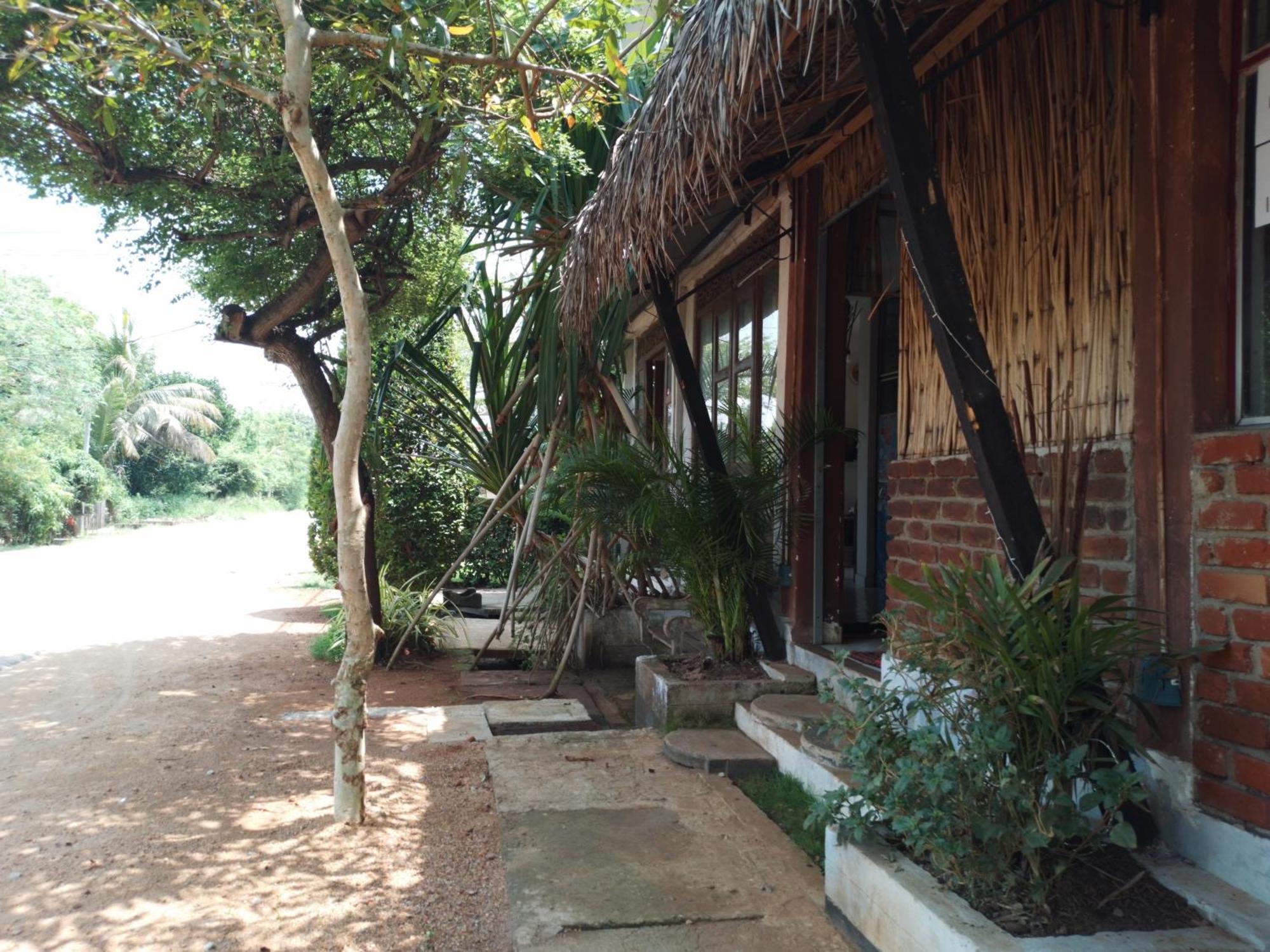 Lucky Holiday Home Anuradhapura Dış mekan fotoğraf
